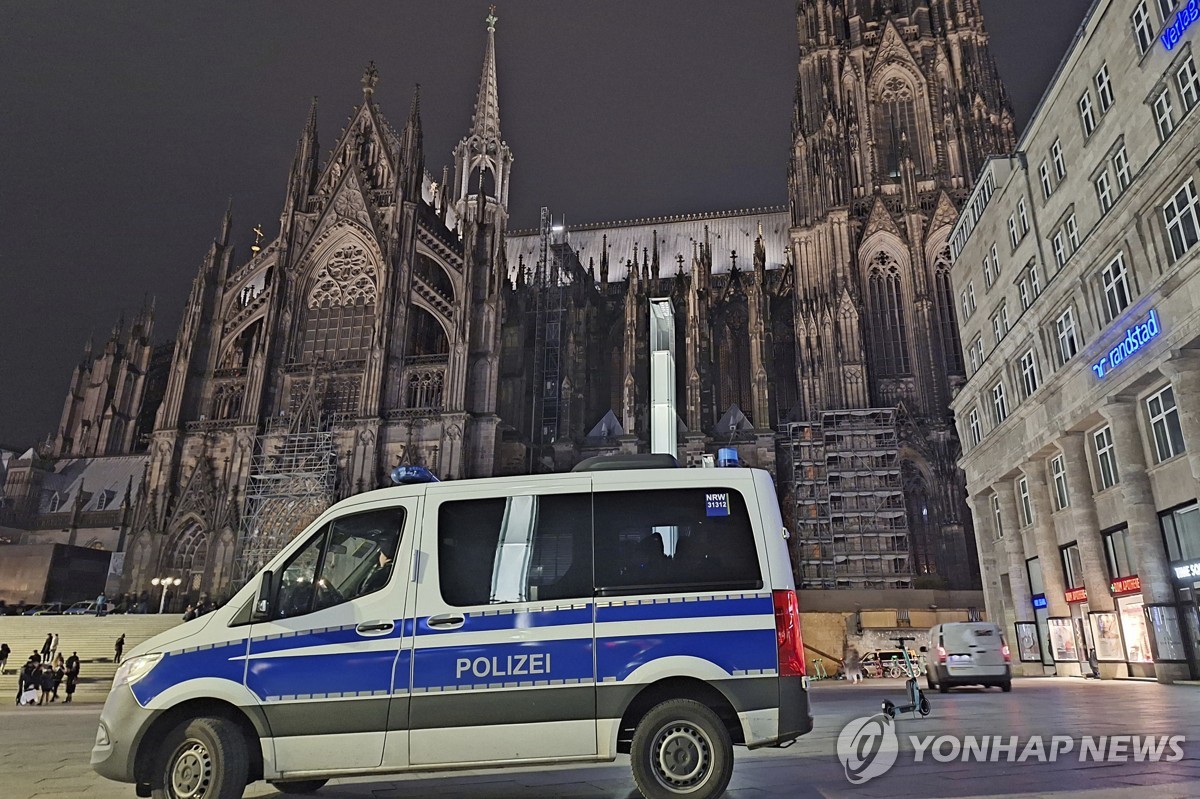 독일 쾰른 대성당에 테러 위협…유럽 곳곳 성탄 전야 보안 강화