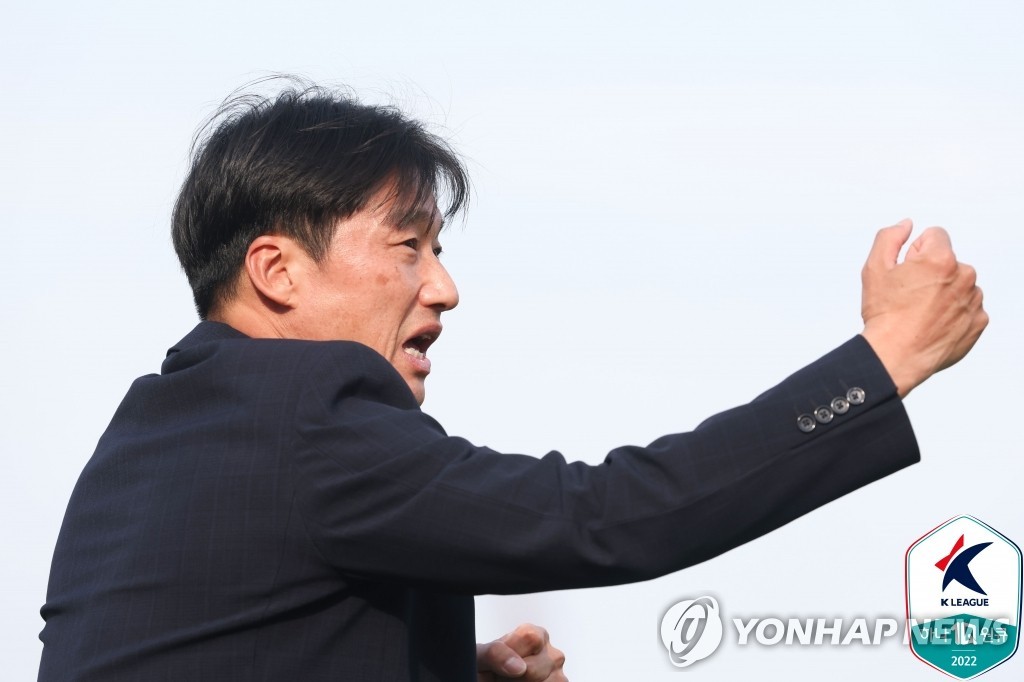 '한국의 모리뉴' 이정효 감독, 광주FC와 2027년까지 동행