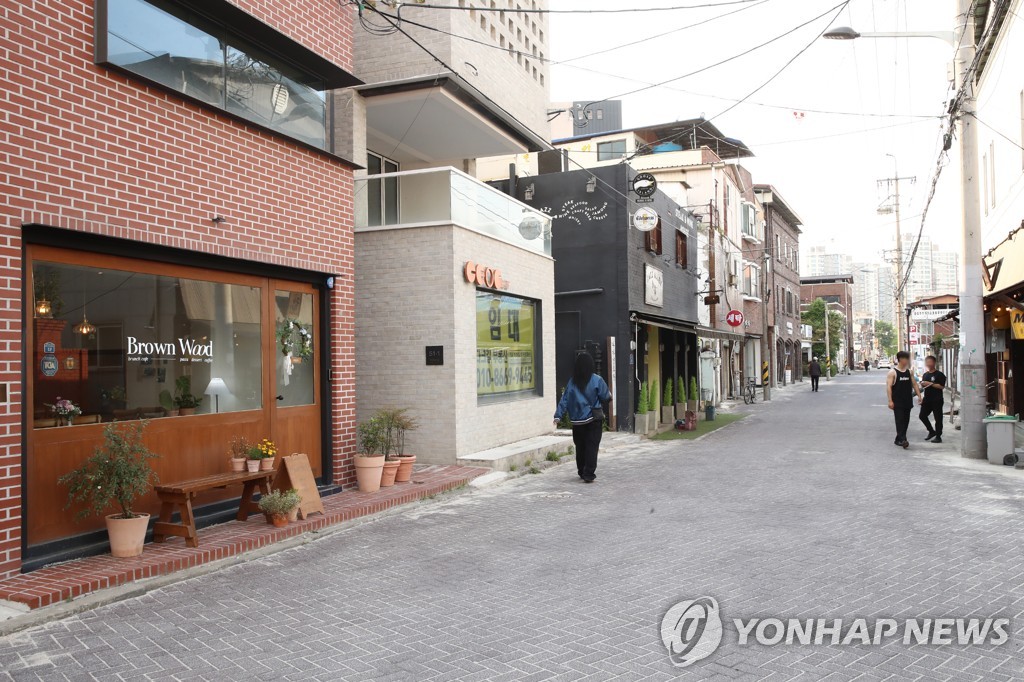 아스팔트 걷어낸 전주 '걷고 싶은 거리'…국내 최고 혁신 사례