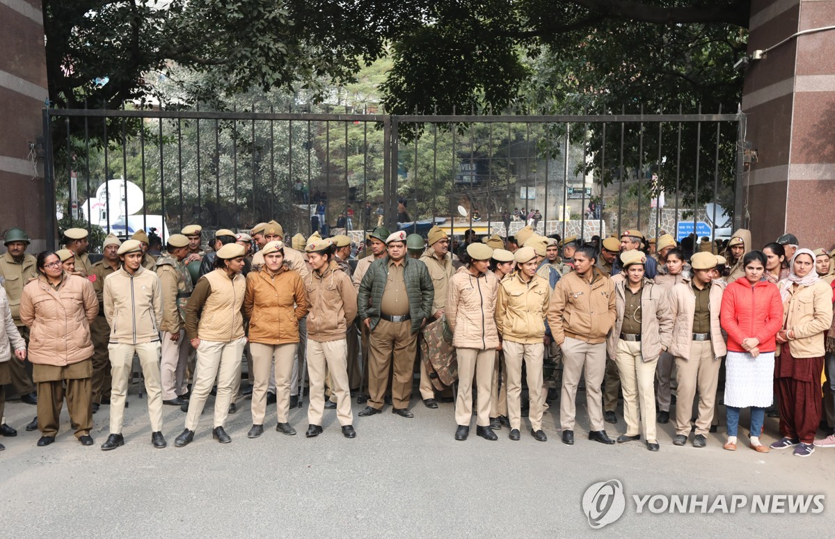 印명문 네루대, '교내집회 금지' 규정 도입…학생, 강력 반발