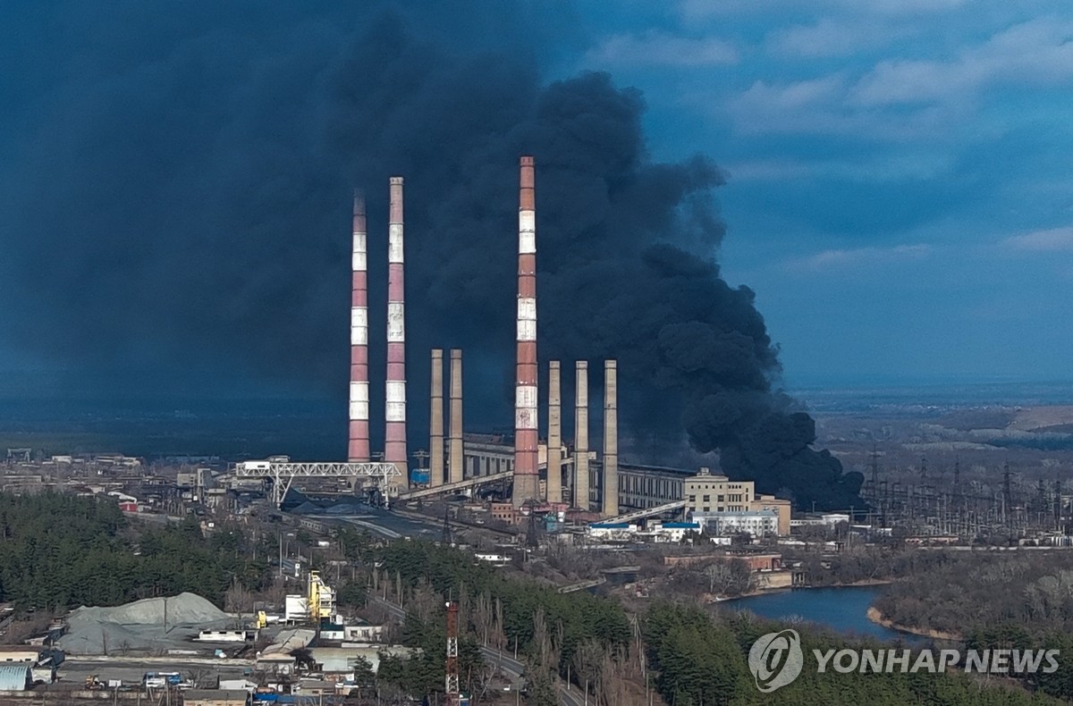 러, 우크라전 새 단계…'한겨울 전략' 발전소 파괴(종합)