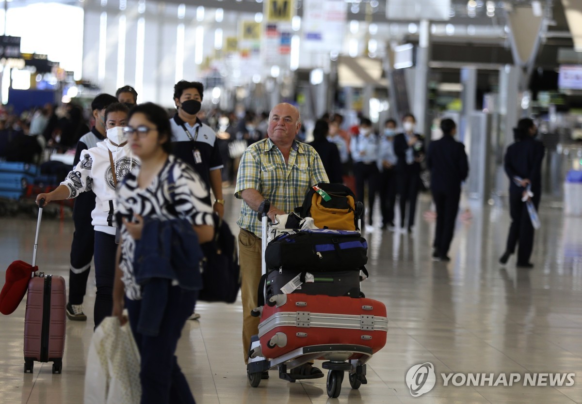 태국, 주류세 인하·입국면세점 폐쇄 추진…"관광 활성화"