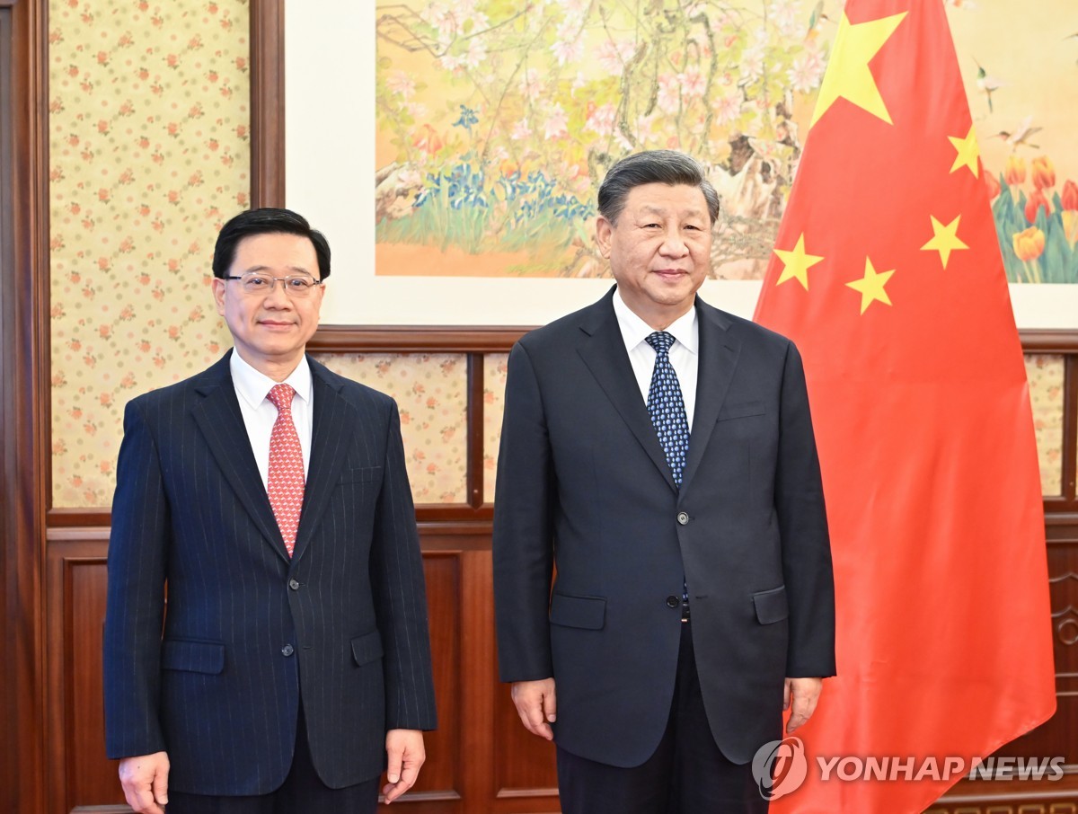 시진핑 "홍콩, 구의회 개편하며 국가안보 굳건히 수호"