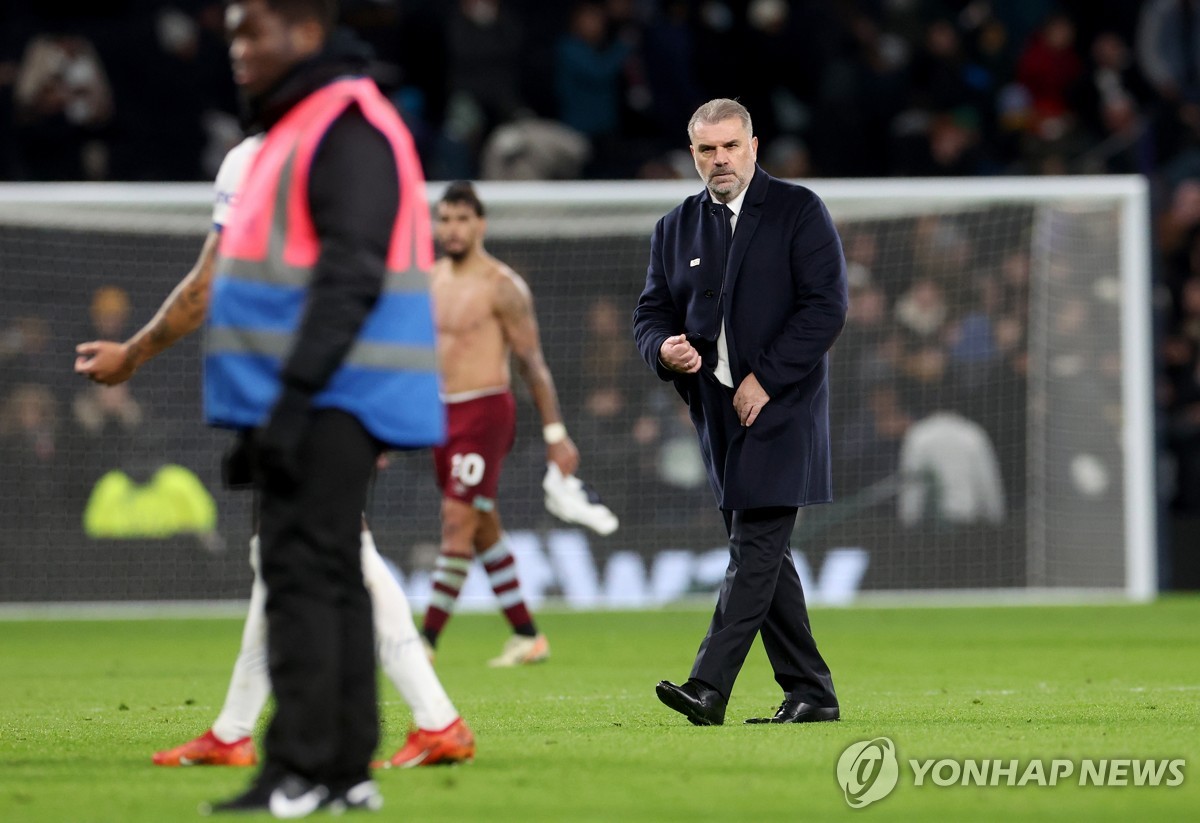 손흥민 "받아들일 수 없는 역전패…공격진 책임감 느껴야 해"