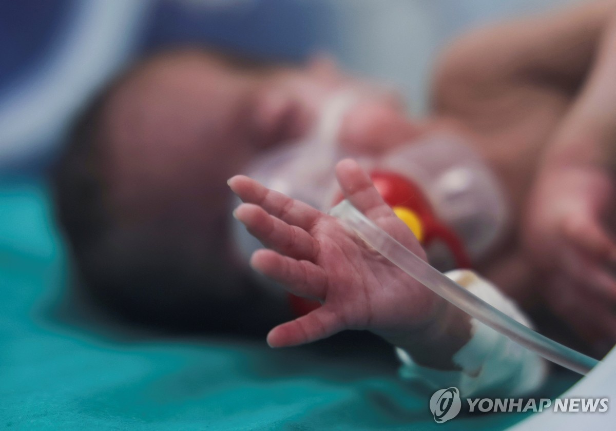 이스라엘서 태어난 팔레스타인 삼둥이, 전쟁통에 부모와 생이별