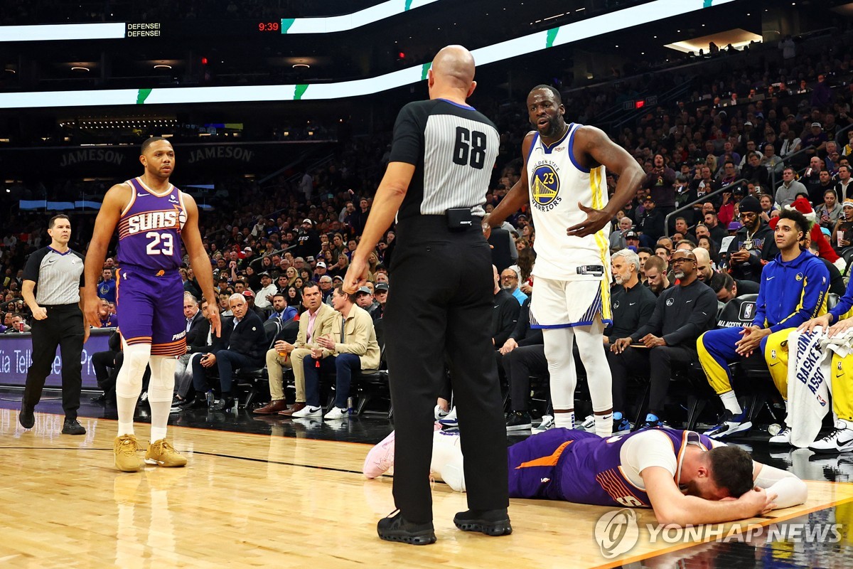 이번 시즌만 3번 퇴장 NBA 그린, 무기한 출전 정지 징계