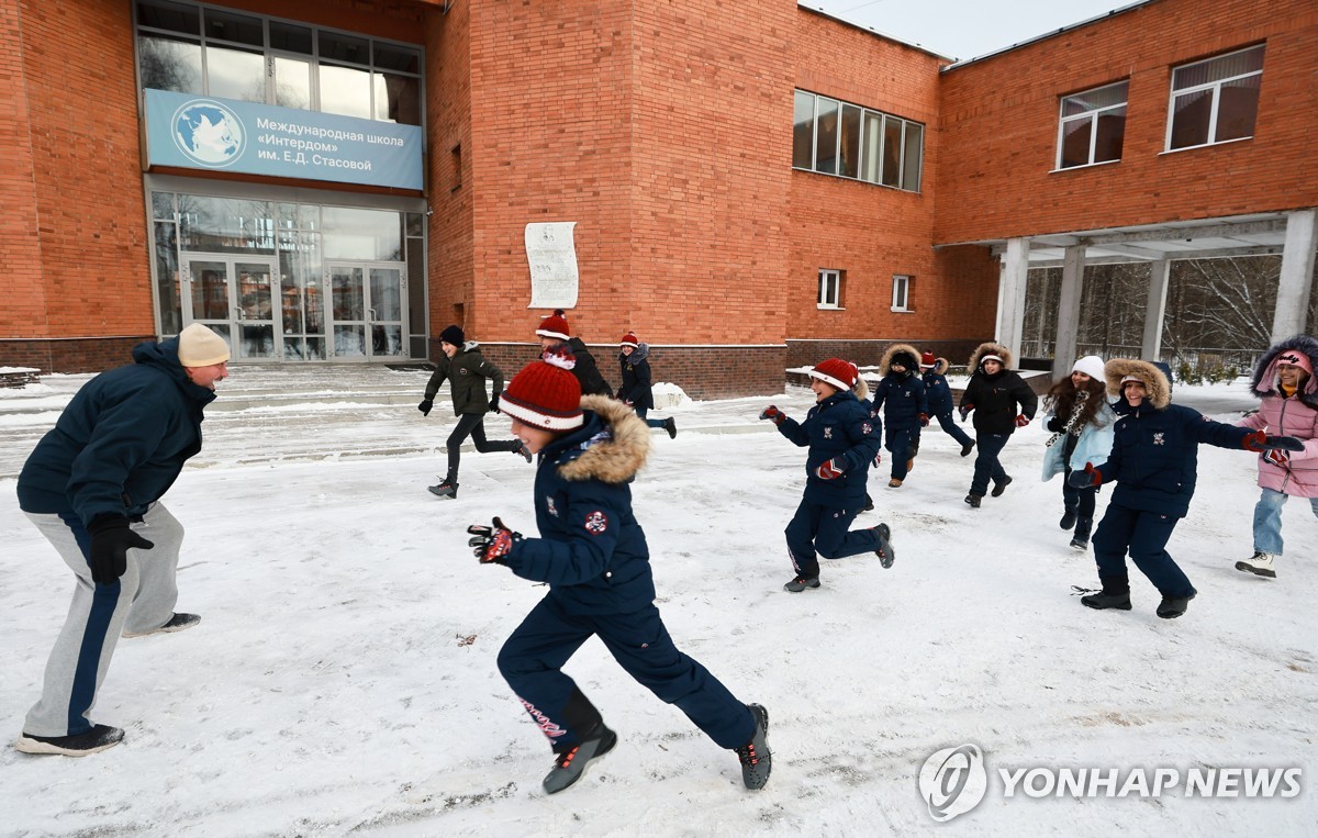 러 학교서 중학생 총기 난사…2명 사망·4명 부상