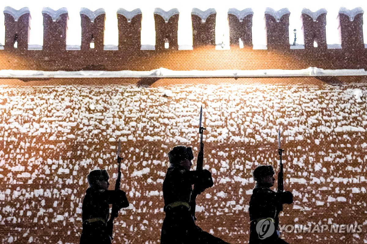 러 "미·우크라 정상회담 주시…수백억불 퍼부어도 도움 안돼"