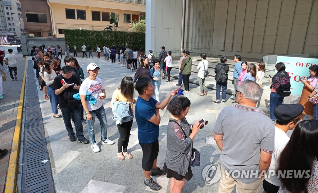 [홍콩 구의원선거] ① "친중 후보 일색에 무관심"…역대 가장 조용한 선거