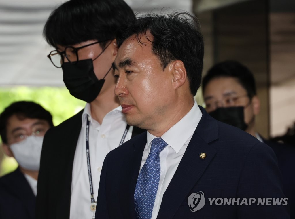 검찰, '민주당 돈봉투 의혹' 윤관석에 징역 5년 구형(종합)
