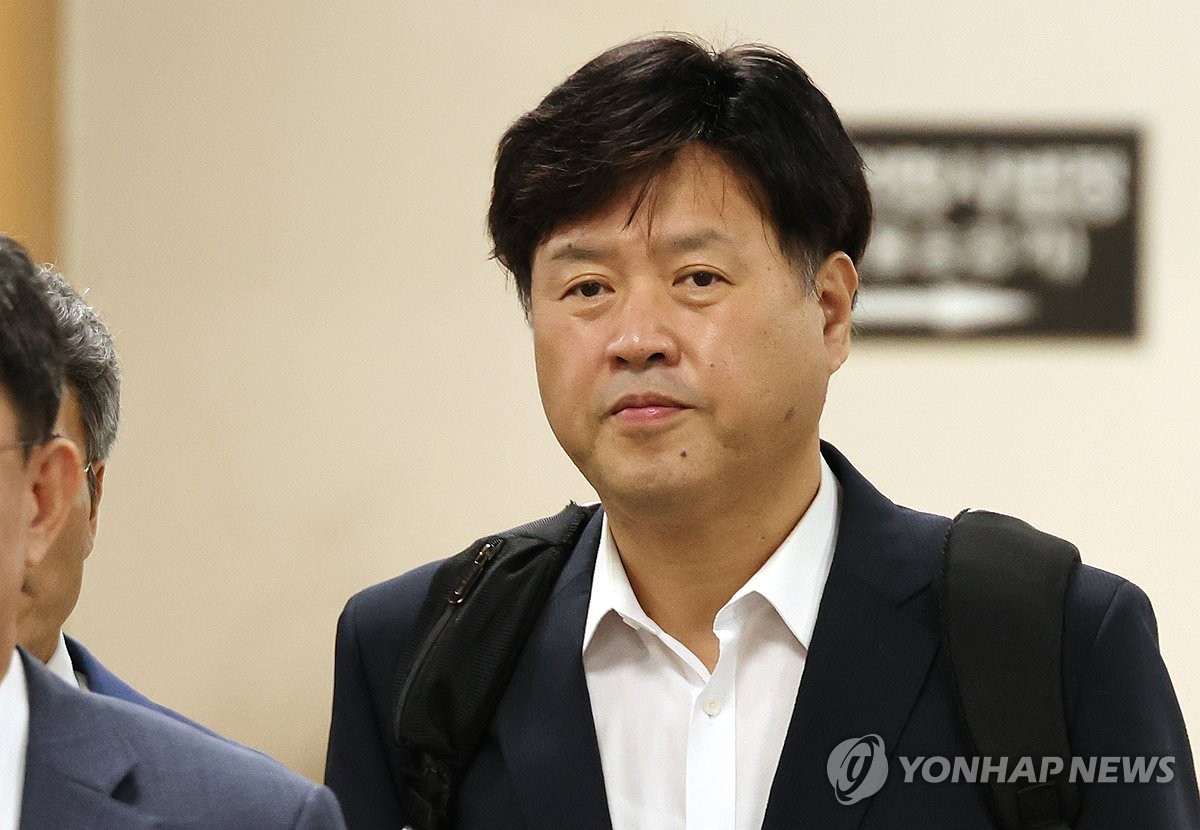 검찰, '김용 재판 위증사건' 수사 확대…이재명 측근 압수수색(종합)