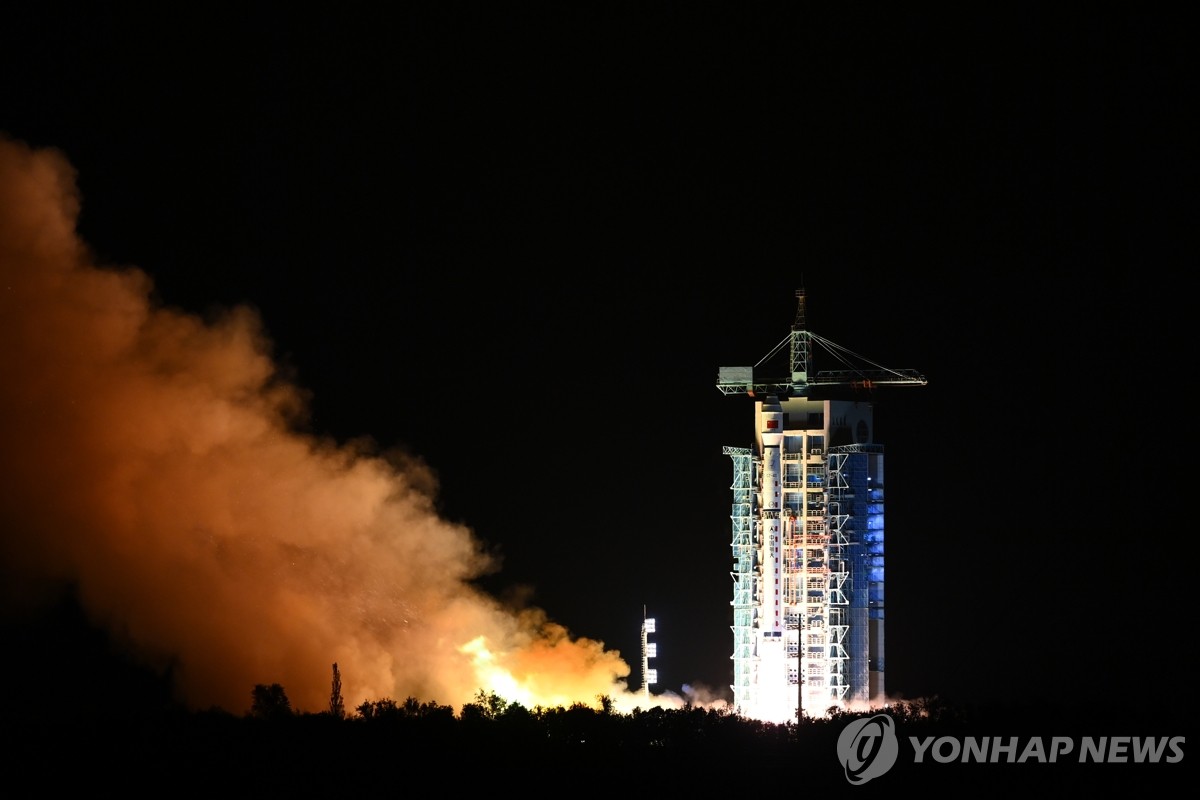 "스페이스X, 中 '최강우주강국 목표'에 전례없는 도전"