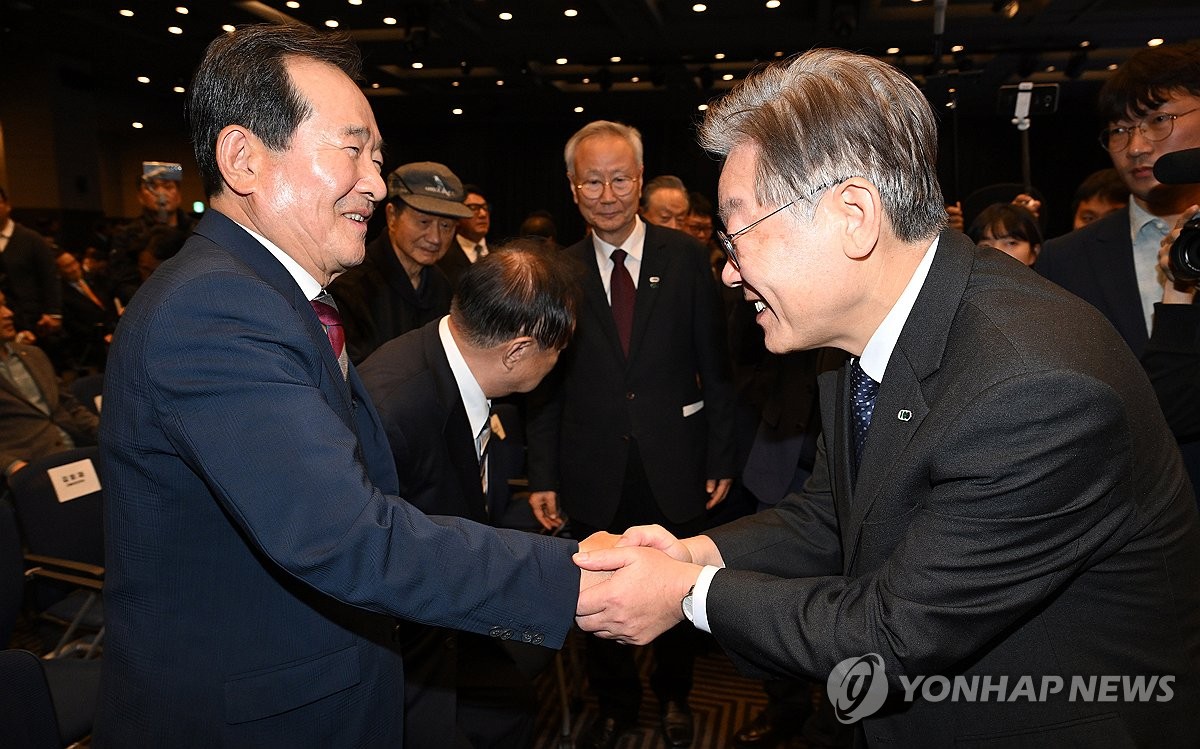 이재명-정세균 회동…'이낙연측 제보' 파문 속 수습 논의 주목