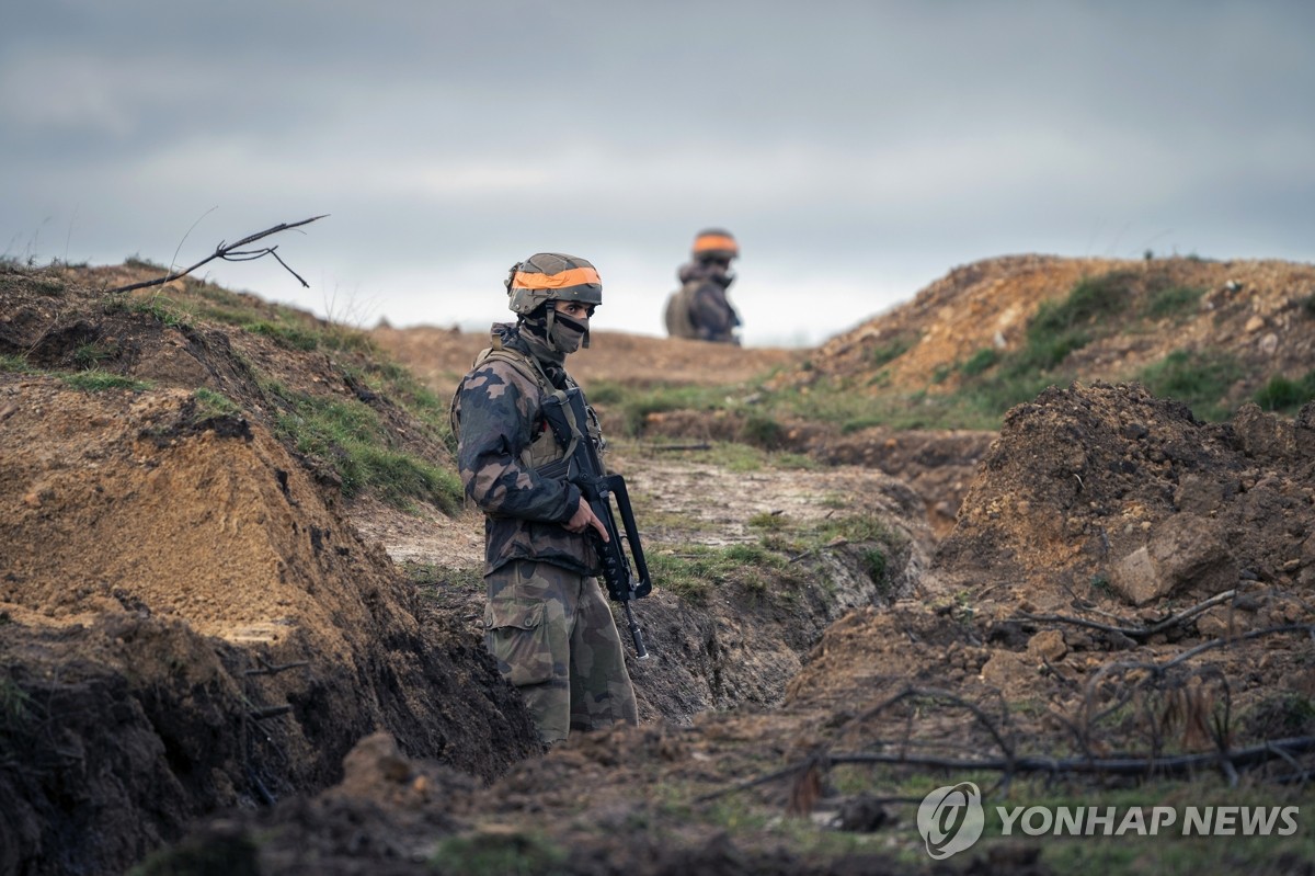 우크라전으로 수요 늘었지만…작년 세계 방산업 매출 줄었다