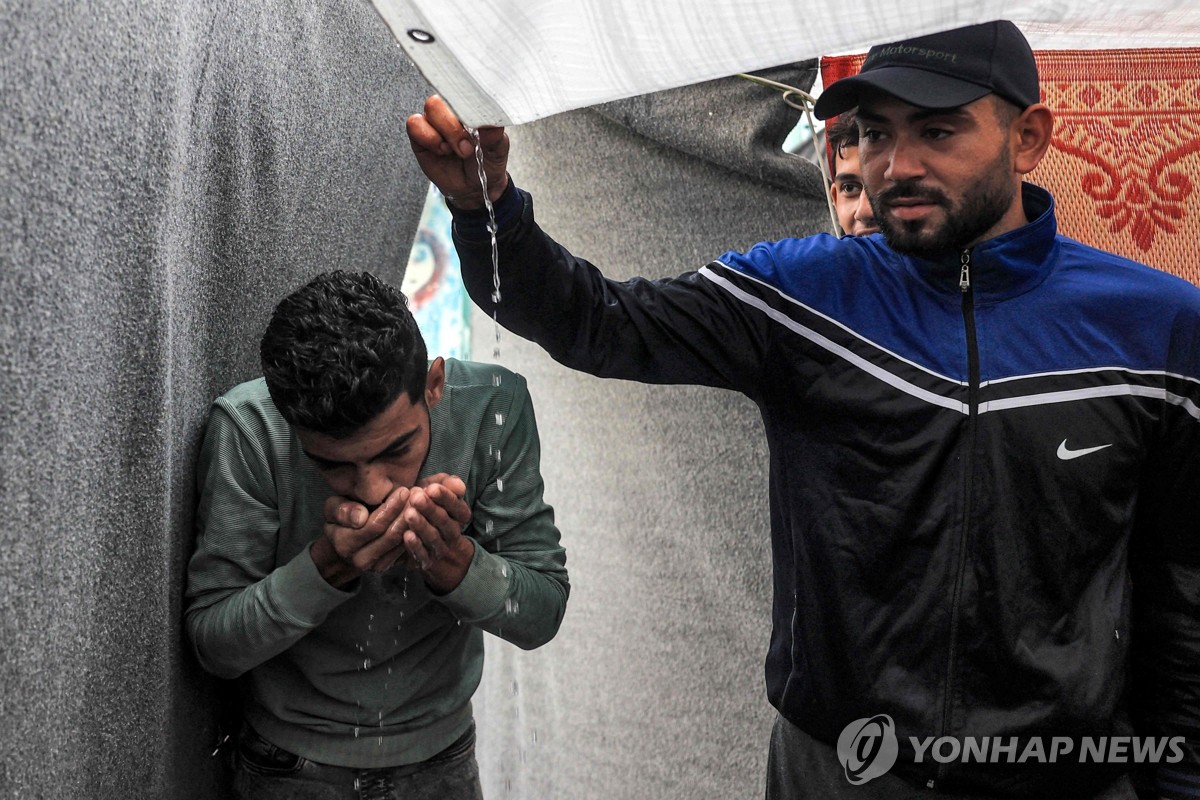 가자에 전염병 '퍼펙트스톰'…"폭격 피살자만큼 많이 죽을 수도"