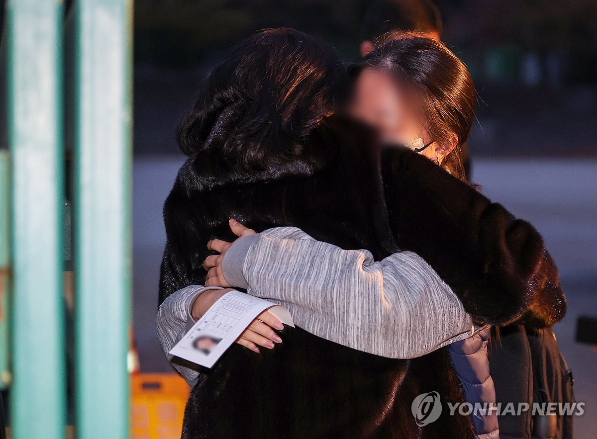 "우울·탈모·소화불량…수험생 엄마도 '고3병' 시달려"