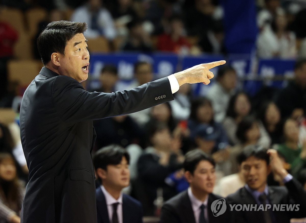 프로농구 삼성 은희석 감독 사퇴…김효범 대행 체제