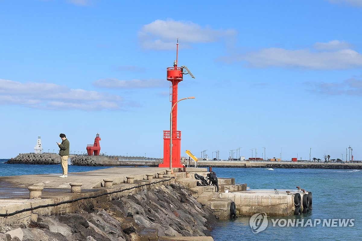 전국 기온 올라 포근…낮 최고 15∼20도