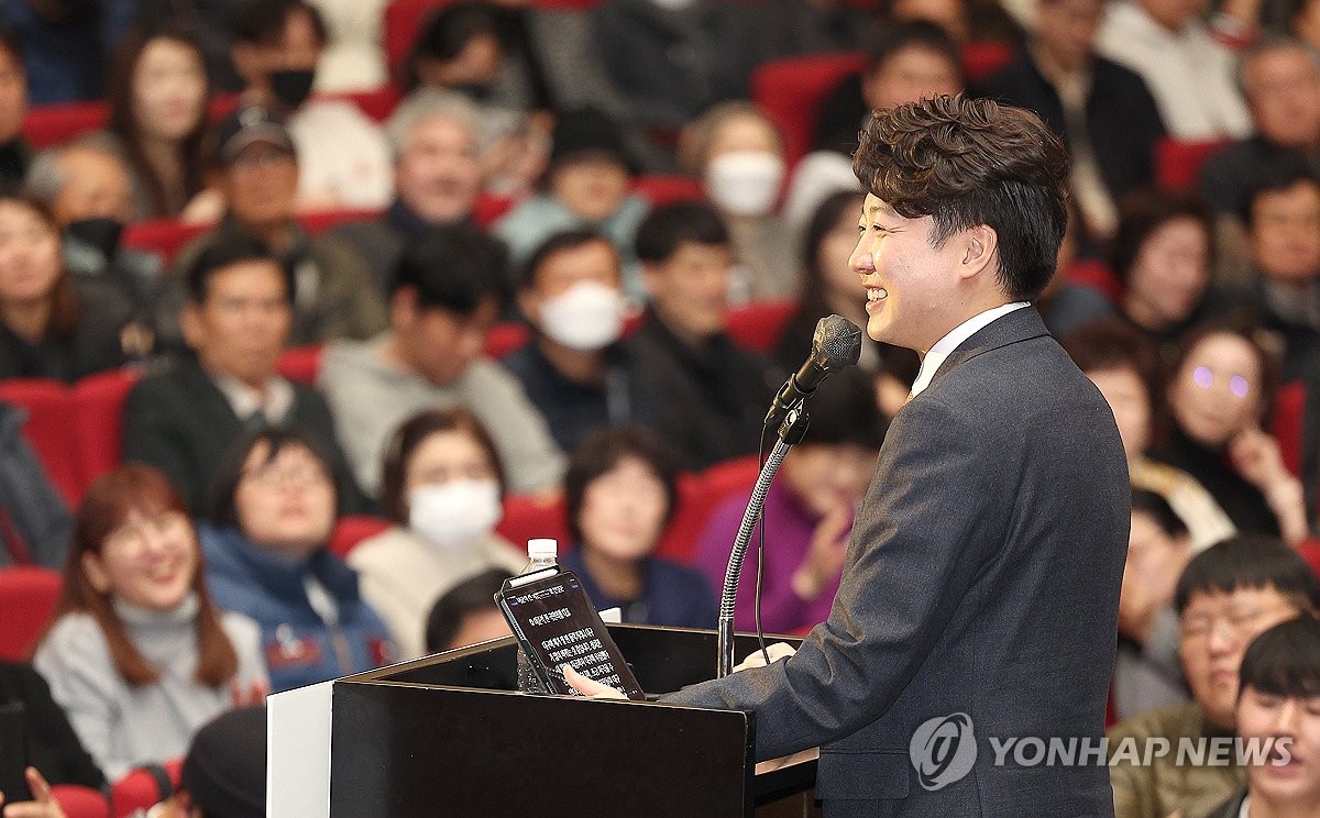 이준석 "국힘 잔류 가능성 없다…이낙연 연대, 열어놓고 생각"