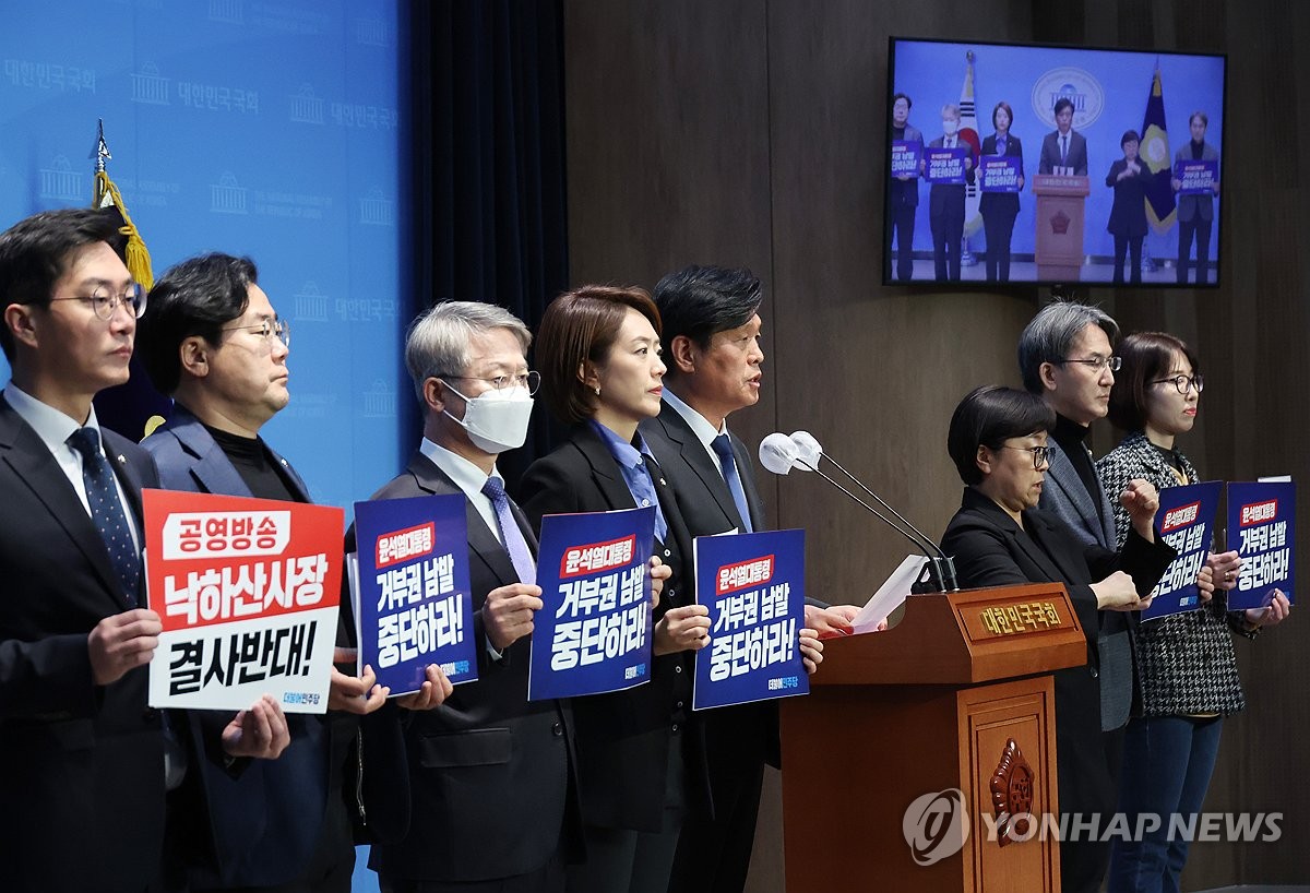 민주 "이동관 탄핵 절차 진행"…李 사표 수리여부 변수