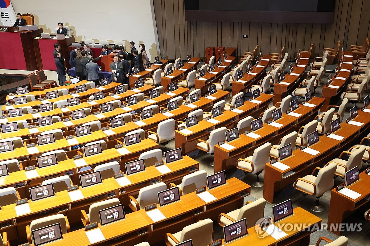 野주도 검사탄핵안 '15분컷' 가결…與 김의장 사퇴 규탄전