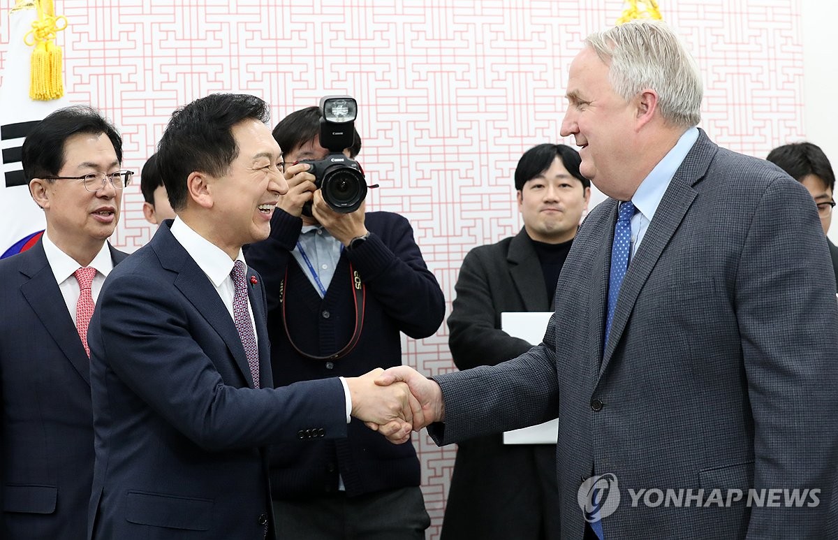 尹대통령, 김기현·인요한 초청해 격려 오찬