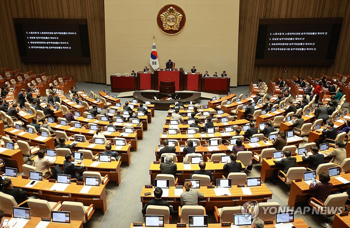 '尹대통령 거부권' 노조법·방송3법, 본회의 재투표서 폐기(종합)
