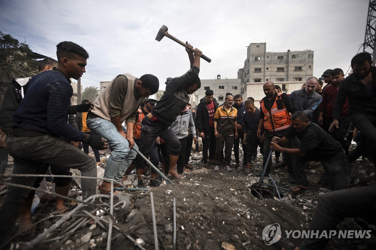 "생존 희망 없다"…목숨 걸고 가자 참상 전하는 팔 언론인들