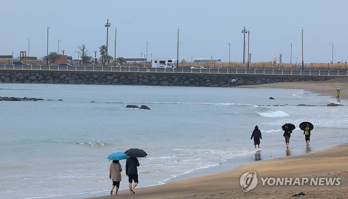 제주 흐리고 가끔 비…낮 기온 19∼20도