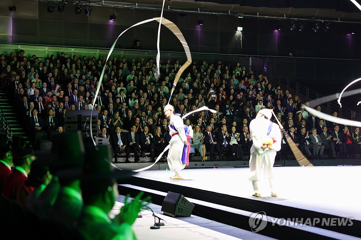 네덜란드에 울린 진도아리랑…尹대통령, 국빈초청에 답례행사(종합)