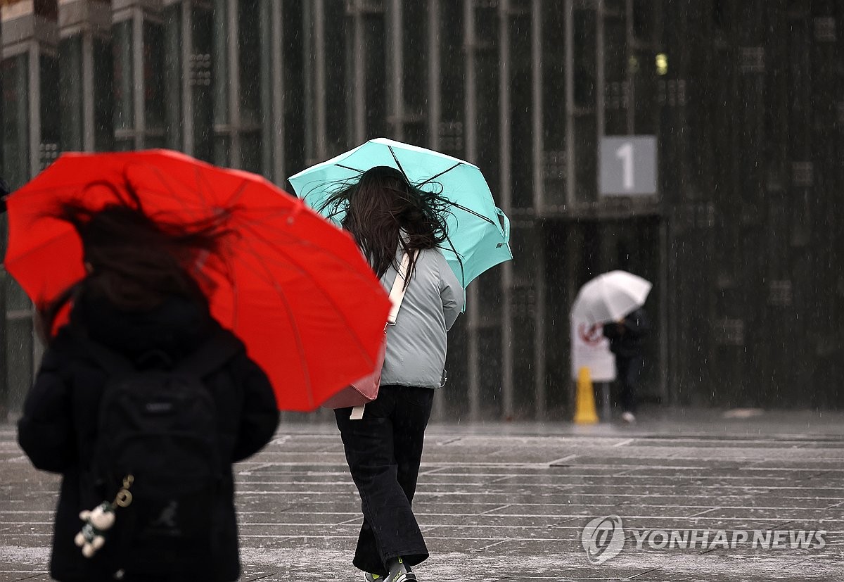 '철모르던' 날씨는 이제 끝…주말엔 '겨울왕국' 도래