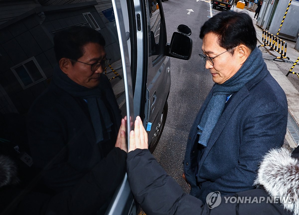송영길, 구속 8일만에 첫 조사…"진술 거부, 다신 부르지 말라"(종합2보)