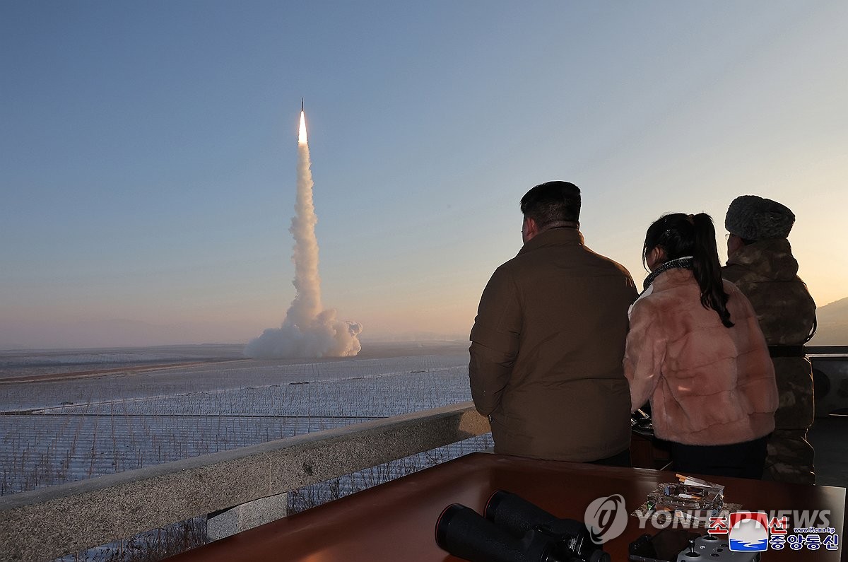 美전문가 "美, 北핵보유 인정하고 비핵화 대신 군축에 집중해야"