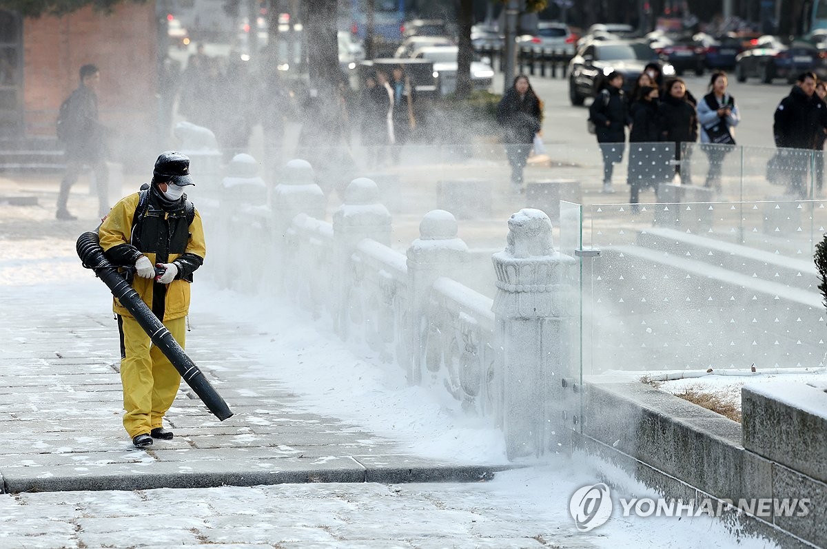 서울에 성탄절 이브 새벽 1∼3㎝ 눈 예보…제설 비상근무 1단계