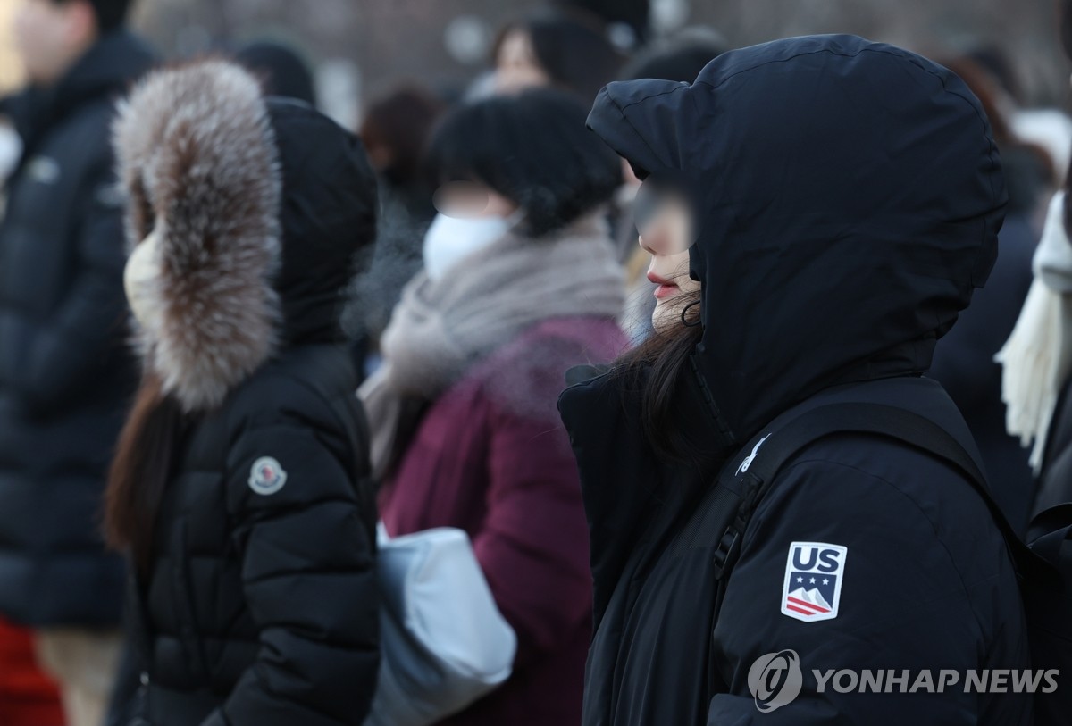 동짓날 '카지노 룰렛 15도 안팎' 출근길 한파 절정…전라·제주에는 눈