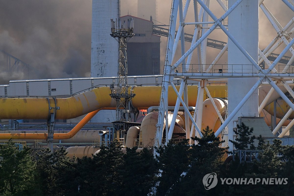 힌남노 복구 1년만에 화재 악재…한때 포항제철 용광로 멈췄다