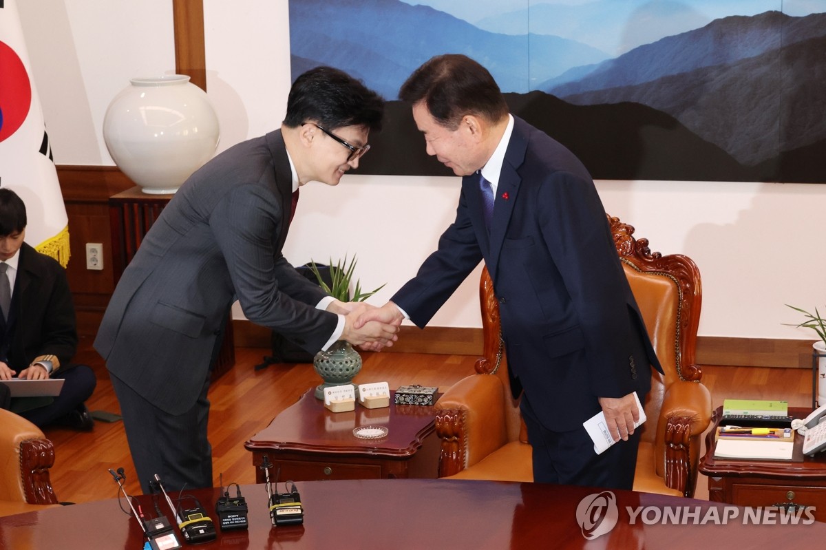 김의장 "정치는 경청·역지사지" 한동훈 "대화·타협 배우겠다"