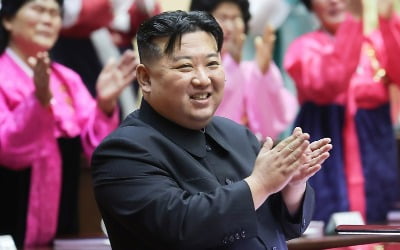 북한도 저출생 위기감…김정은 "어머니들 힘 필요해"