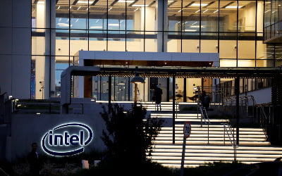 이스라엘에 32조원 반도체 칩 공장 짓는 인텔…"4조원 지원"