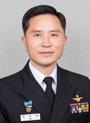 하성욱 해군항공사령관 취임…"상시 전투준비태세 갖춰야"