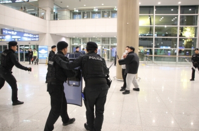 [포토]인천공항경찰단, 새해 첫 대테러 훈련