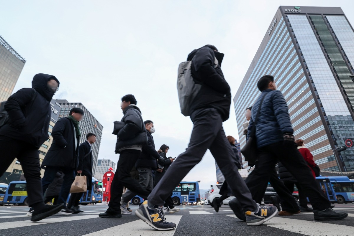 [포토] 갑진년 새해 힘차게 출근