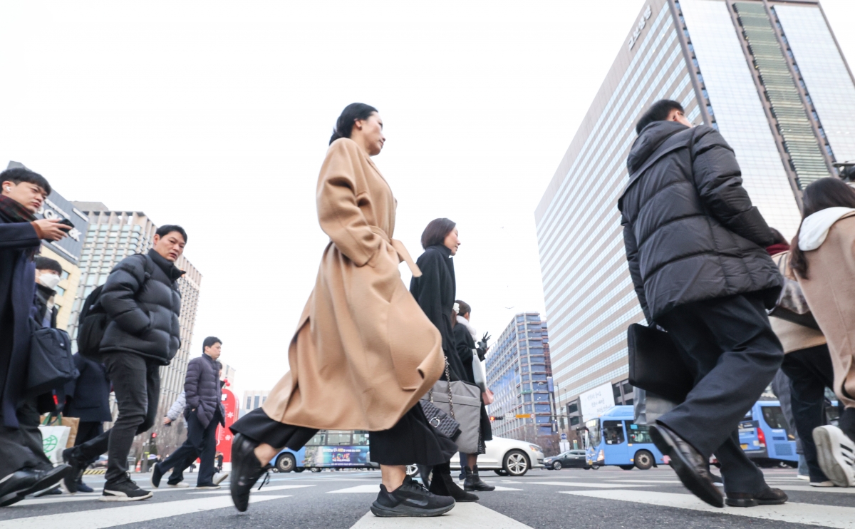 [포토] 갑진년 새해 힘차게 출근