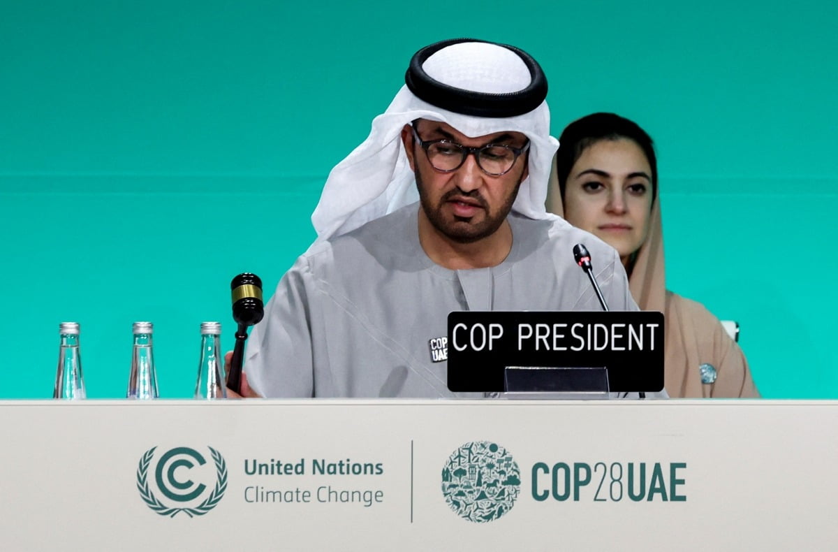 지난달 아랍에미리트(UAE)에서 열린 제28차 유엔기후변화협약 당사국총회 술탄 아흐메드 알자베르 의장. 그는 UAE 국영 석유기업인 아드녹의 최고경영자다  / 사진=Reuters