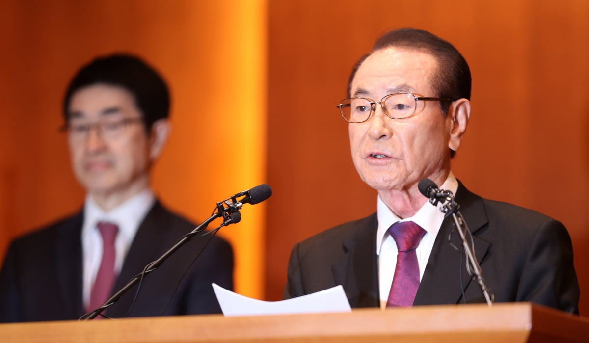 [포토] 워크아웃 동의 호소하는 윤세영 태영그룹 창업회장