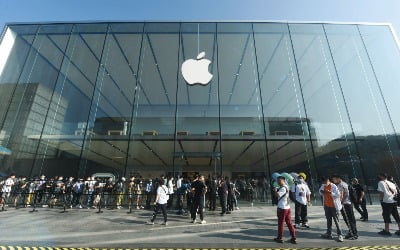 "중국인들, 설마 안 사겠어?"…큰 코 다친 애플 '이례적 할인'