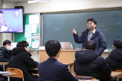 '잠자는 교실' 심각한 수준…수학·영어 시간 男·문과생 많이 잔다