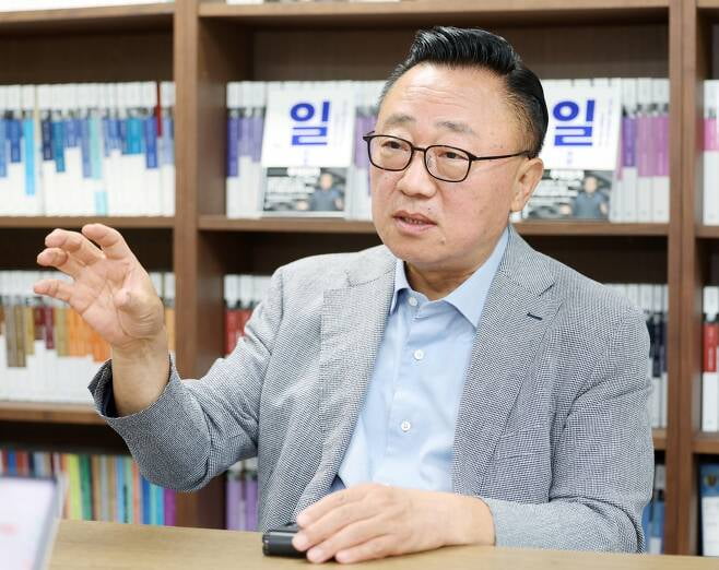 [단독] '갤럭시 신화' 고동진, 22일 국힘 입당…한동훈 "그분 책 읽었다"