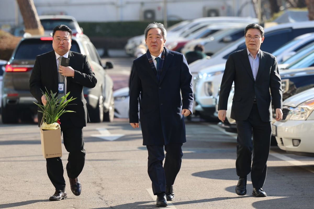 [포토] 배현진 의원 병문안 마친 한오섭 정무수석