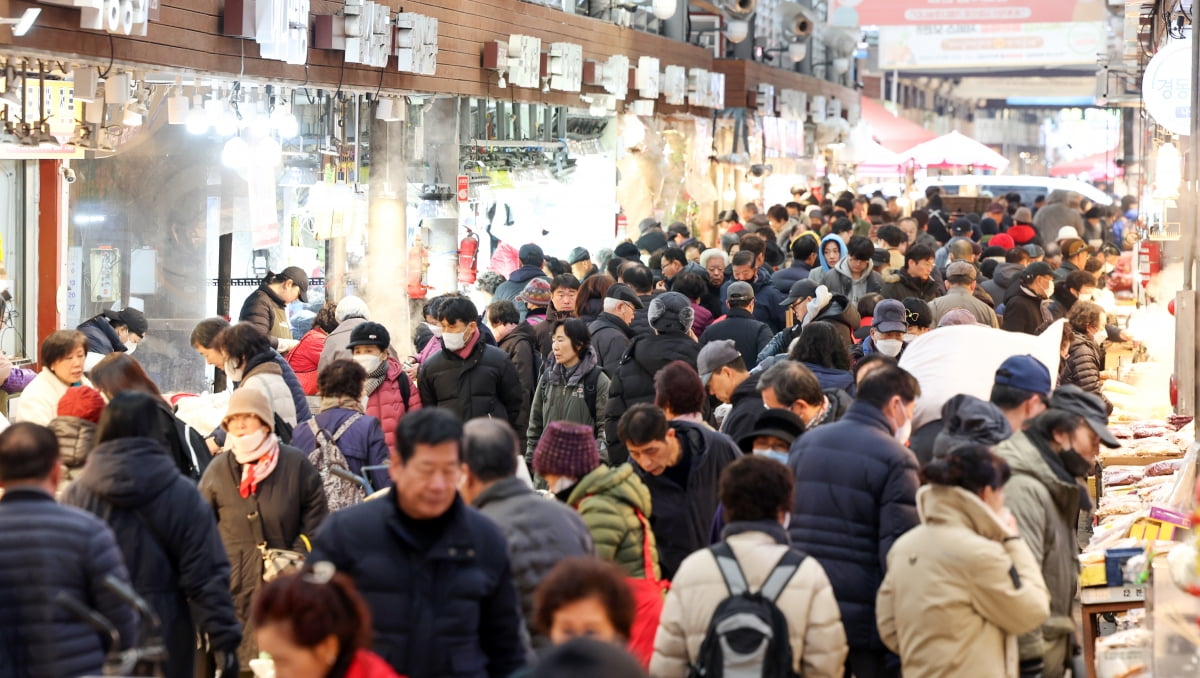 [포토] 설 명절 앞두고 붐비는 전통시장